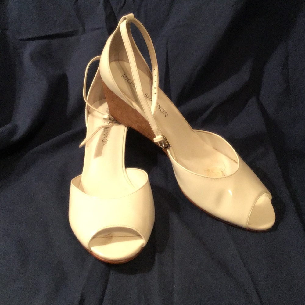 Open toe vintage style wedge